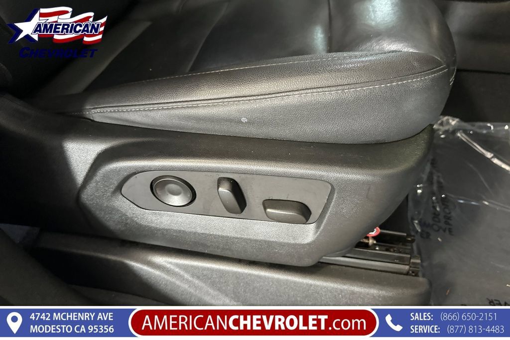 Used 2023 Chevrolet Suburban LT AWD/4WD image 25