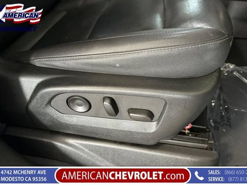 Used 2023 Chevrolet Suburban LT AWD/4WD image 25
