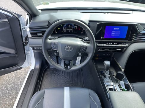 Certified 2025 Toyota Camry SE w/ Convenience Package FWD image 11