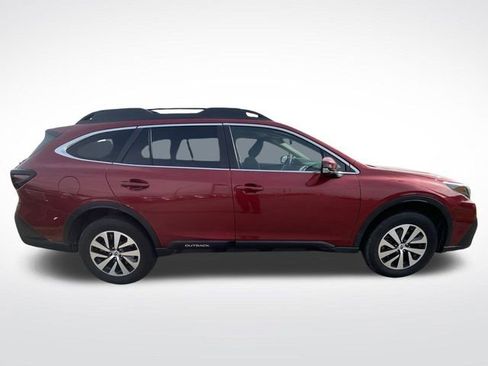 Used 2022 Subaru Outback Premium image 11