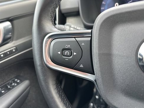 Certified 2025 Volvo XC40 B5 Core image 26