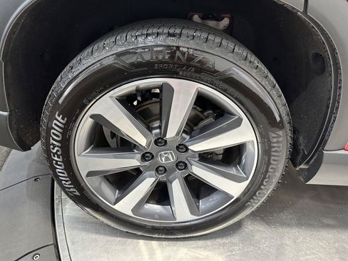 Certified 2025 Honda Pilot Touring image 11