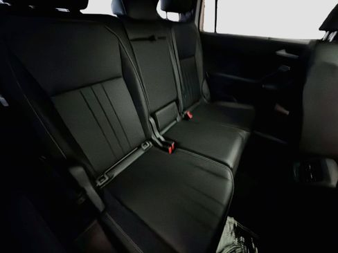 Used 2023 Volkswagen Tiguan SE R-Line FWD image 13