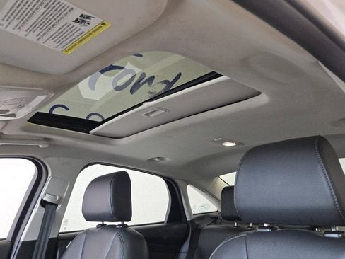 Used 2017 Ford Focus Titanium FWD image 18