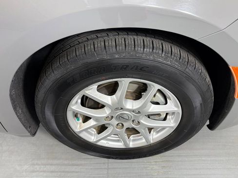 Used 2023 Chrysler Pacifica Touring-L FWD image 11