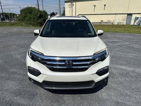 Used 2018 Honda Pilot Touring image 3
