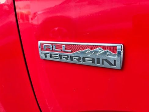 Used 2015 GMC Canyon SLE w/ All-Terrain Package image 14