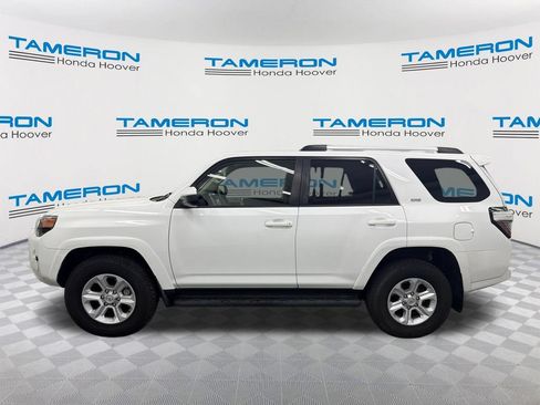 Used 2022 Toyota 4Runner SR5 AWD/4WD image 2