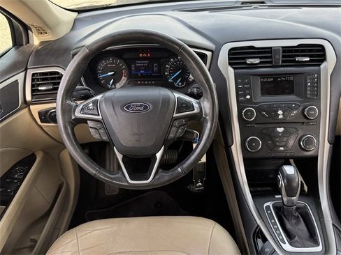 Used 2013 Ford Fusion SE image 11