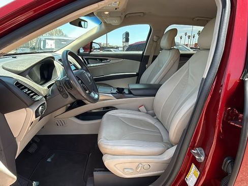 Used 2019 Lincoln Nautilus Select w/ Cargo Utility Package FWD image 16