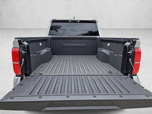 Used 2025 Toyota Tacoma SR5 AWD/4WD image 6
