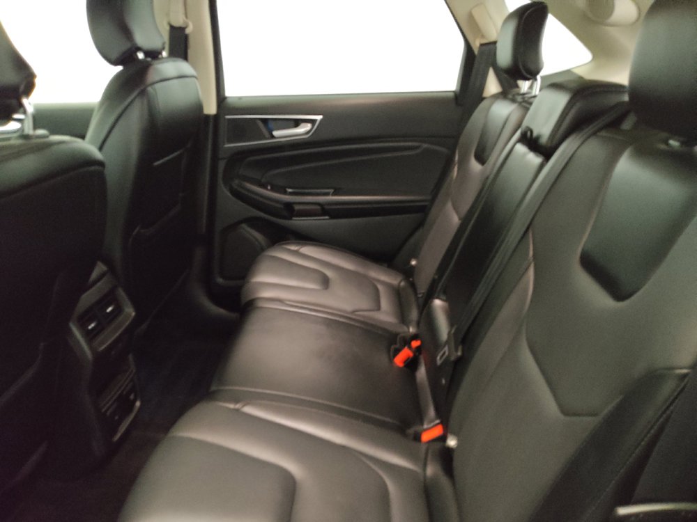 Used 2017 Ford Edge Titanium w/ Equipment Group 301A AWD/4WD image 18