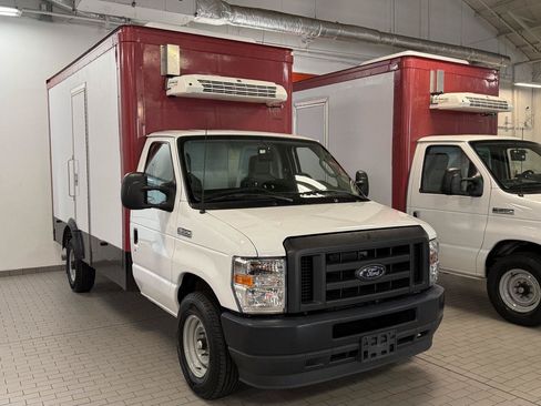 Used 2023 Ford E-350 and Econoline 350 Super Duty w/ Power Windows & Locks Group RWD image 7