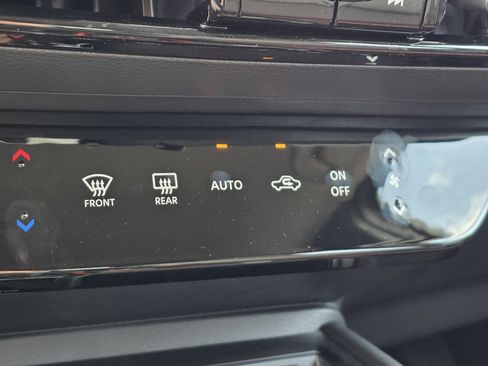 Used 2025 Nissan Kicks SR AWD/4WD image 29