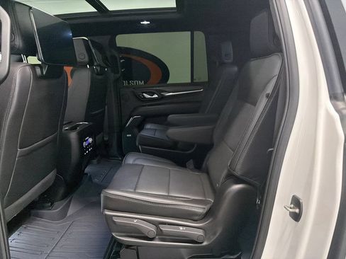 Used 2024 GMC Yukon XL Denali w/ Advanced Technology Package RWD image 13