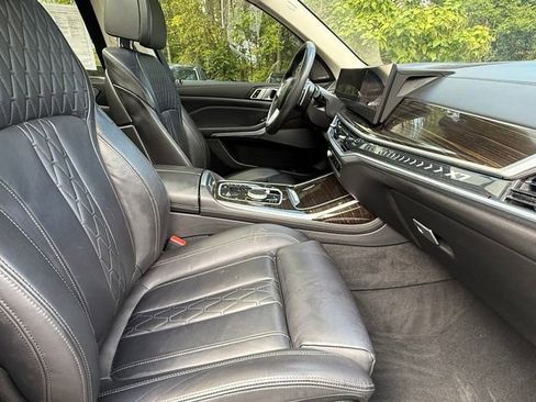 Used 2023 BMW X7 xDrive40i image 24