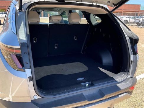 Used 2023 Hyundai Tucson Limited FWD image 17