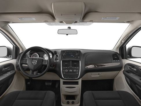 Used 2016 Dodge Grand Caravan SXT FWD image 5