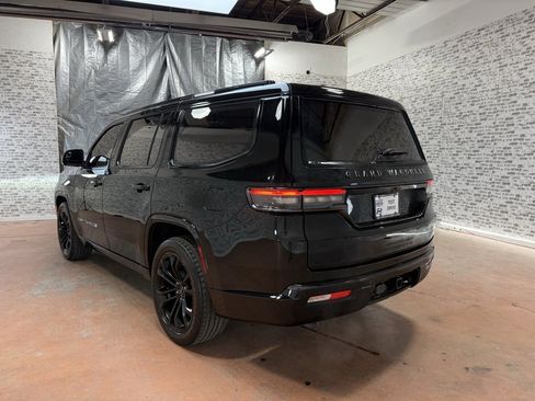 Used 2022 Jeep Grand Wagoneer Series II image 5