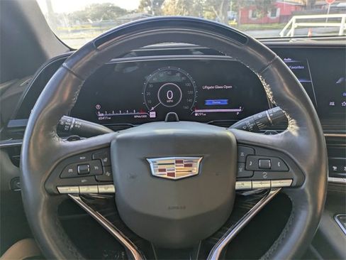 Used 2022 Cadillac Escalade Premium Luxury image 26