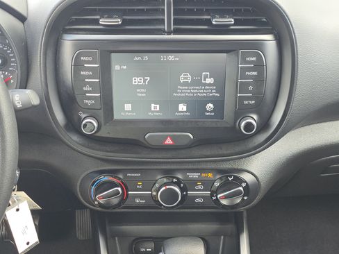 Used 2021 Kia Soul LX FWD image 22
