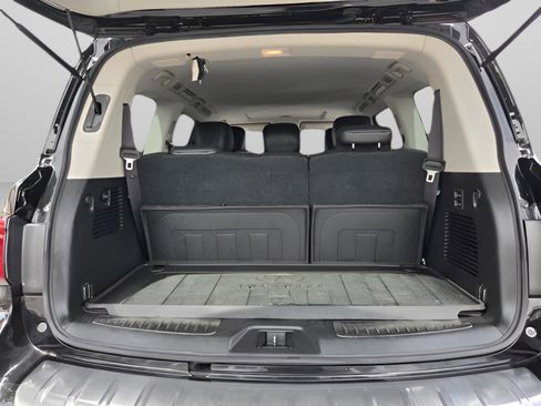 Used 2018 INFINITI QX80 2WD w/ Driver Assistance Package image 15