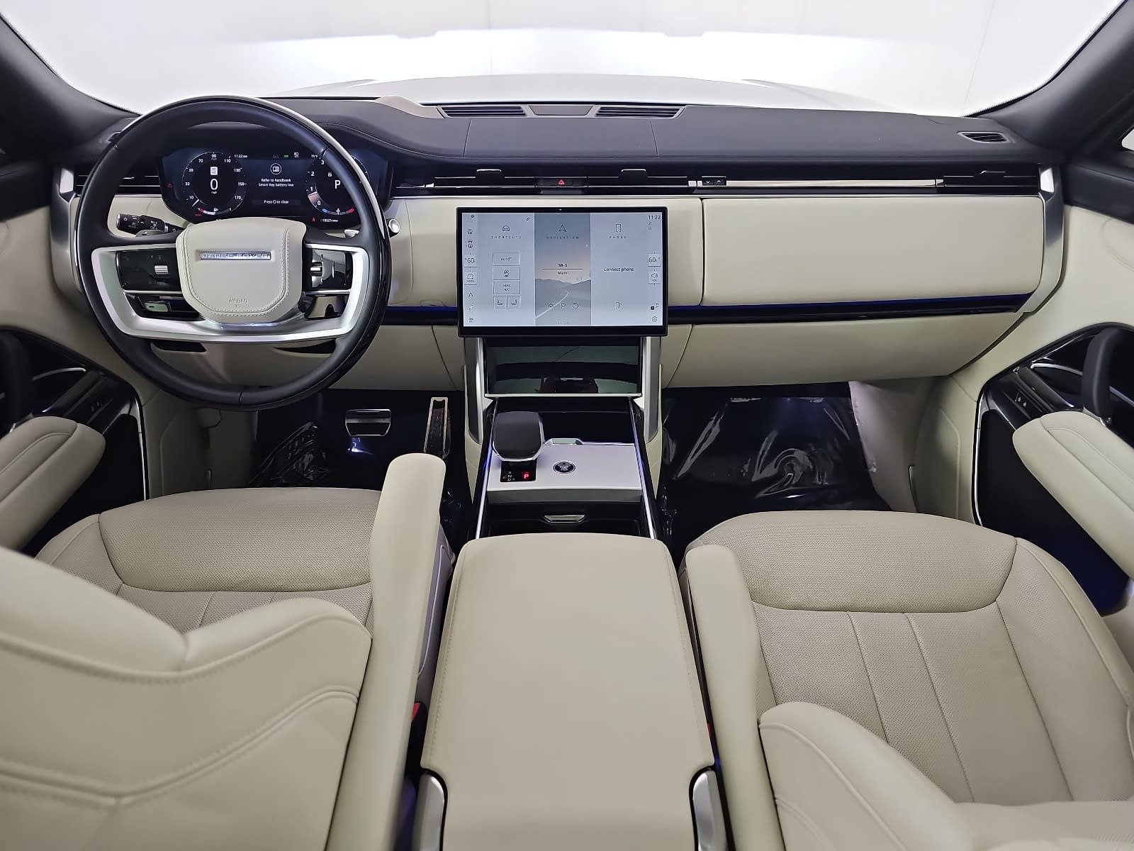 Used 2025 Land Rover Range Rover SE AWD/4WD image 11