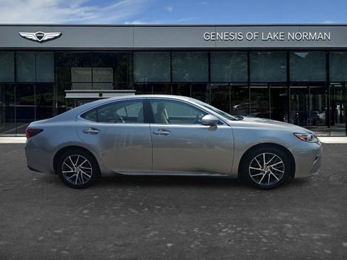Used 2017 Lexus ES 350 FWD image 4