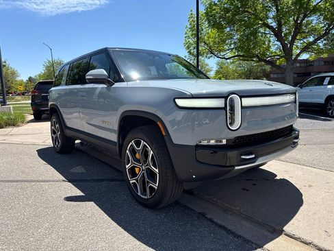 Used 2023 Rivian R1S Adventure AWD/4WD image 8