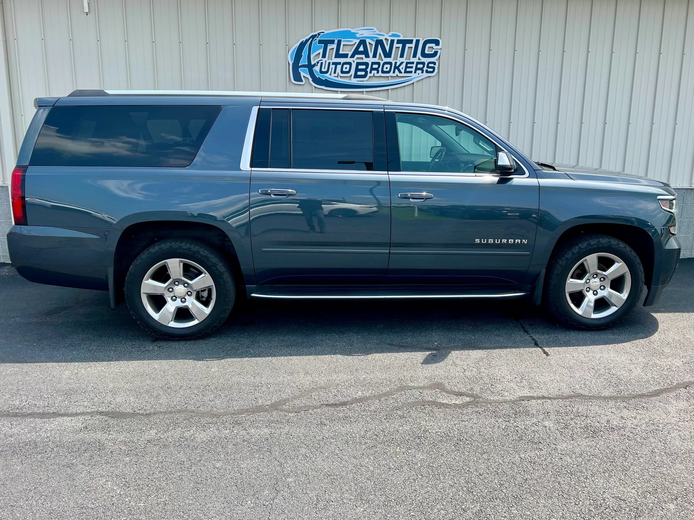Used 2020 Chevrolet Suburban Premier AWD/4WD image 3