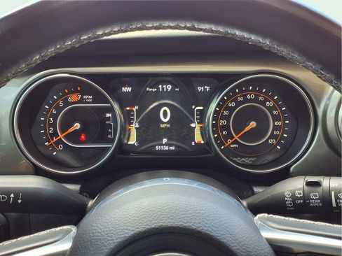 Used 2020 Jeep Wrangler Unlimited Sahara AWD/4WD image 17