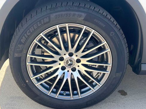 Used 2026 Mercedes-Benz GLC 300 image 9