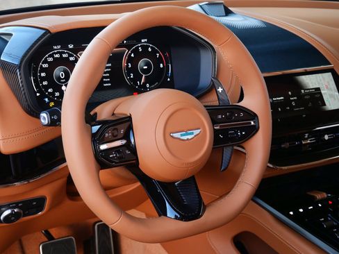 Used 2026 Aston Martin DBX 707 AWD/4WD image 11