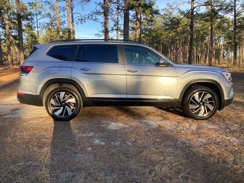 Used 2024 Volkswagen Atlas SE image 6