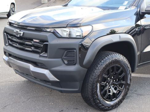 Used 2025 Chevrolet Colorado Trail Boss AWD/4WD image 6