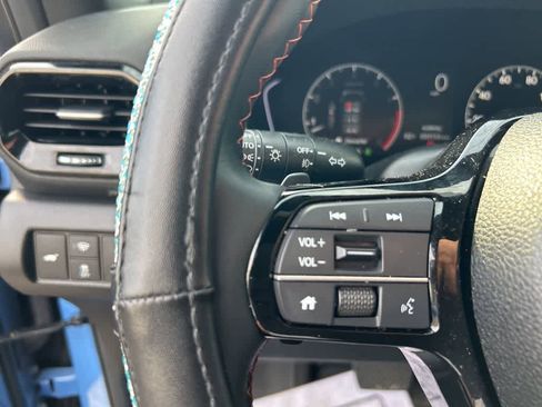 Used 2025 Honda Pilot TrailSport image 4