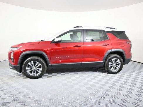 New 2026 Chevrolet Equinox LT w/ Convenience Package II AWD/4WD image 2