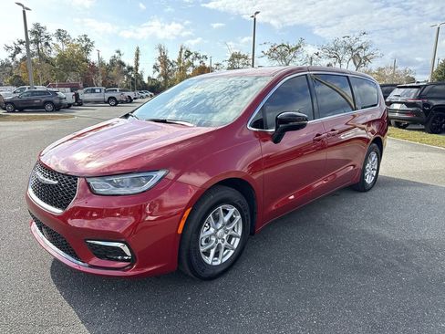 New 2026 Chrysler Pacifica Select image 7