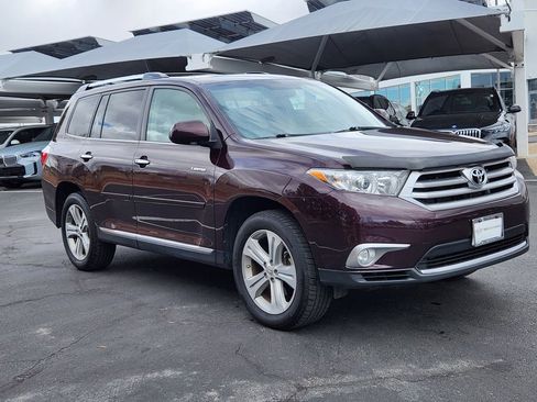 Used 2012 Toyota Highlander Limited w/ Tow Pkg image 4