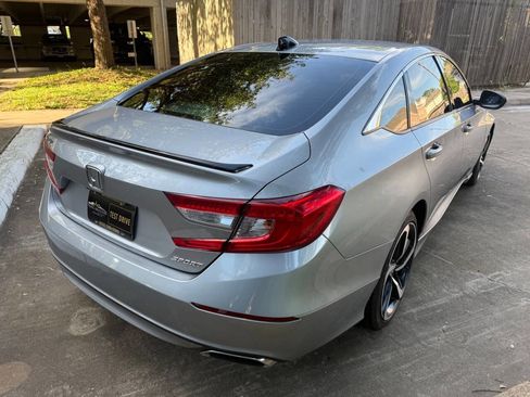 Used 2021 Honda Accord Sport image 10