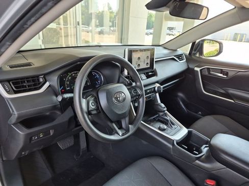 Certified 2025 Toyota RAV4 XLE AWD/4WD image 10