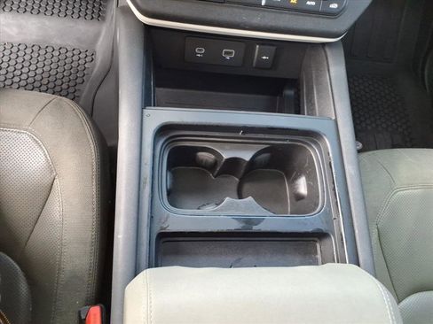 Used 2020 Land Rover Defender 110 First Edition image 16