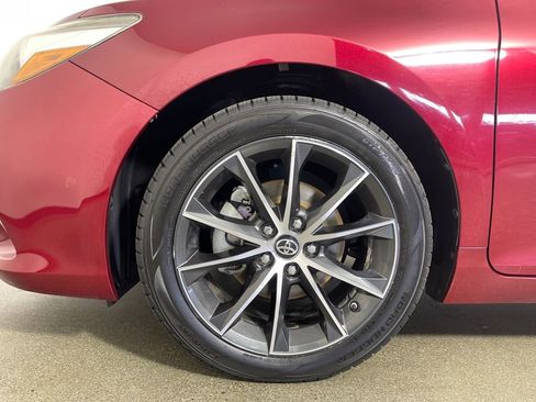 Used 2016 Toyota Camry XSE image 11