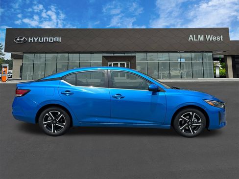 Used 2024 Nissan Sentra SV FWD image 4