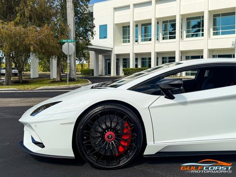 Used 2018 Lamborghini Aventador S image 37
