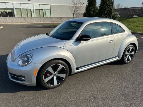 Used 2012 Volkswagen Beetle Turbo FWD image 2