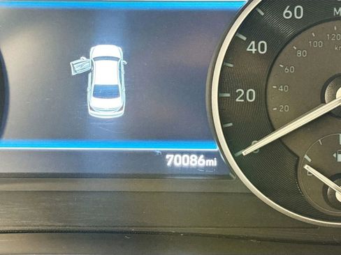 Used 2017 Genesis G90 5.0 Ultimate image 12