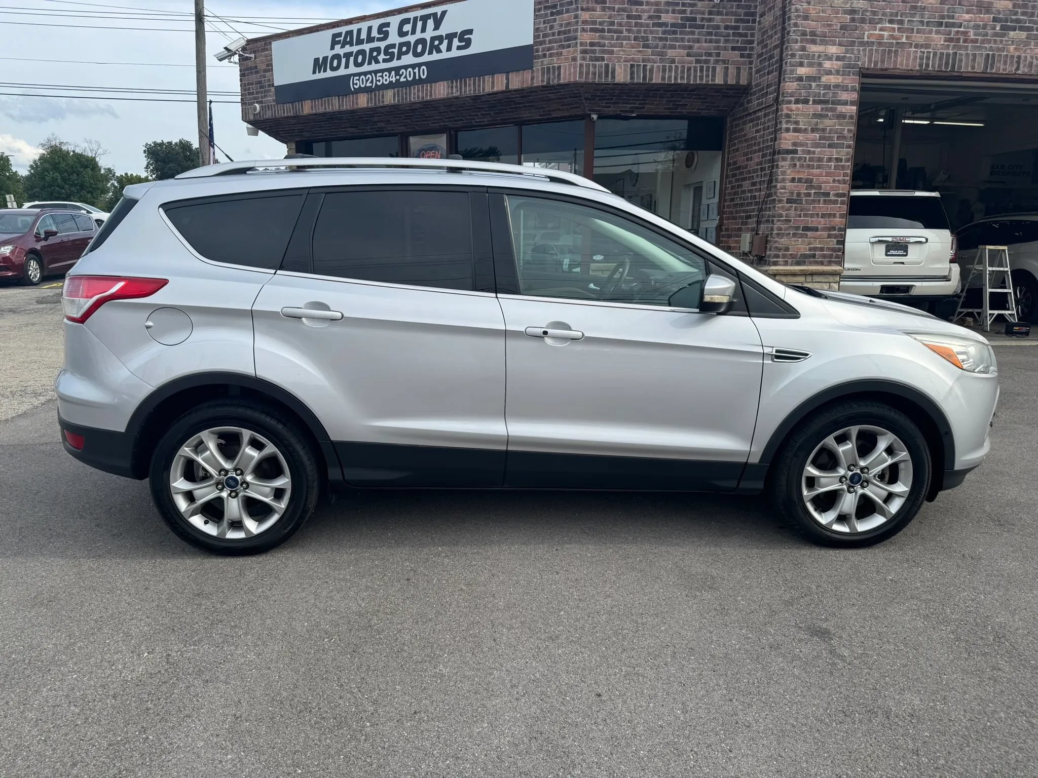 Used 2016 Ford Escape Titanium w/ Equipment Group 301A FWD image 15