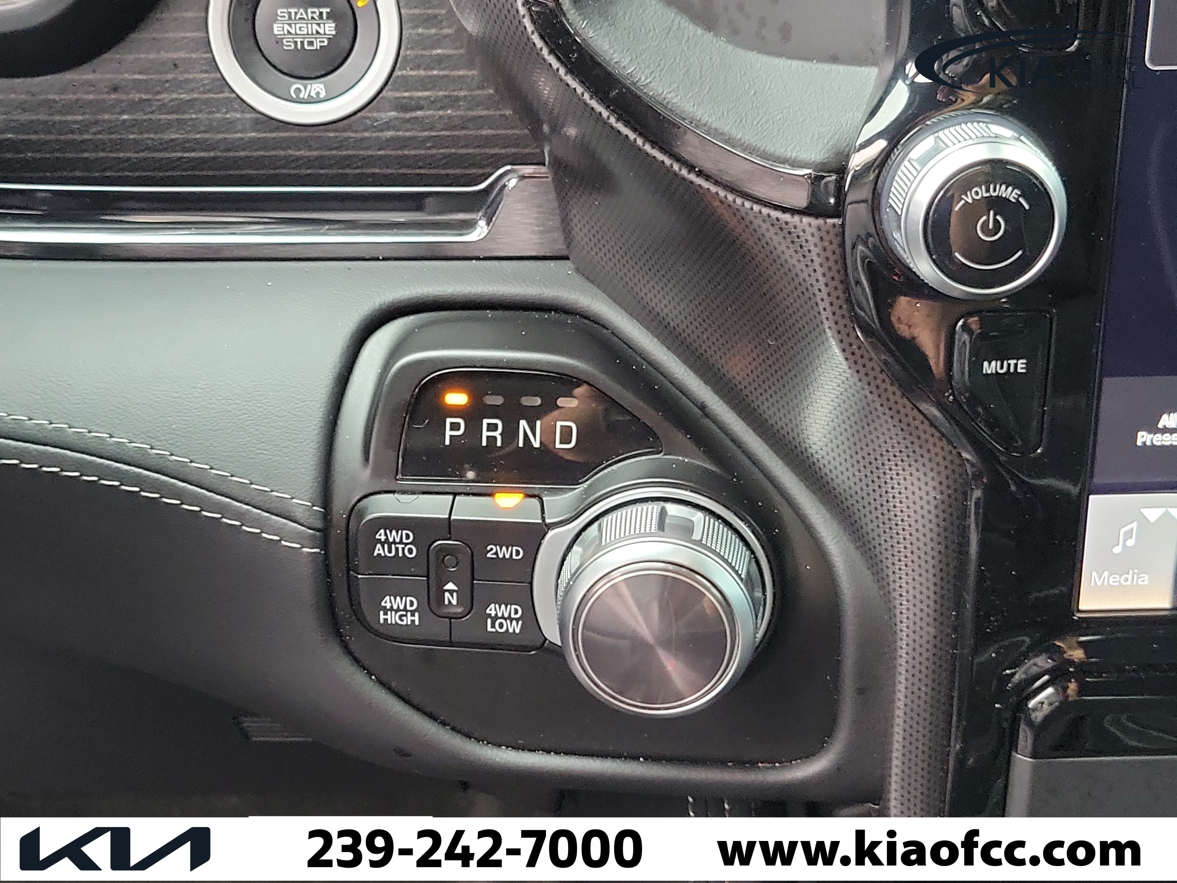 Used 2022 RAM 1500 Limited w/ Body Color Bumper Group AWD/4WD image 19