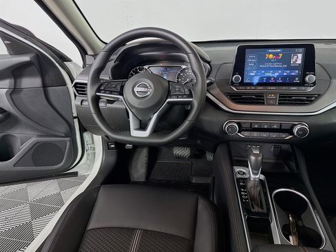 Used 2025 Nissan Altima 2.5 SR image 21